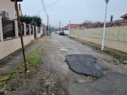 Oradea la pământ: Peste 200 de străzi sunt din pământ și piatră, iar Primăria le vrea asfaltate în 5 ani (FOTO)