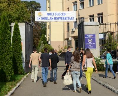 Universitatea a dublat numărul de burse de performanţă acordate studenţilor