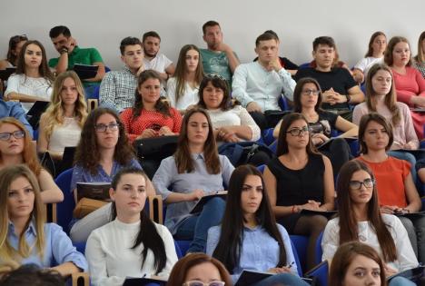 Începe admiterea la Universitatea din Oradea: Peste 8.700 de locuri disponibile la licenţă şi master