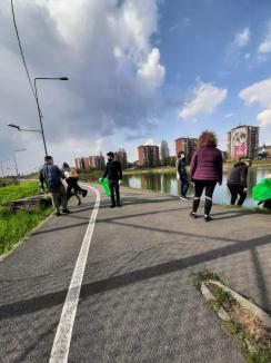 Eco-tinerii: Membrii Uniunii Studenților din Oradea au provocat bihorenii să facă curățenie (FOTO)