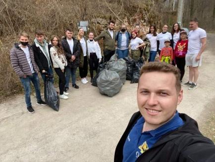 Eco-tinerii: Membrii Uniunii Studenților din Oradea au provocat bihorenii să facă curățenie (FOTO)