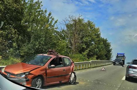 Patru mașini lovite, într-un accident produs pe un drum național din Bihor (FOTO)