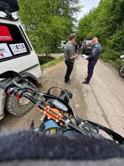 Căutați cu Europolul! Mai mulți austrieci au intrat ilegal, cu vehicule off-road, într-o arie protejată din Bihor (FOTO/VIDEO)