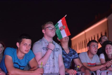 'Nem baj…' Mii de orădeni au ieşit duminică seara în centrul oraşului să susţină echipa Ungariei, eliminată însă de la EURO (FOTO/VIDEO)