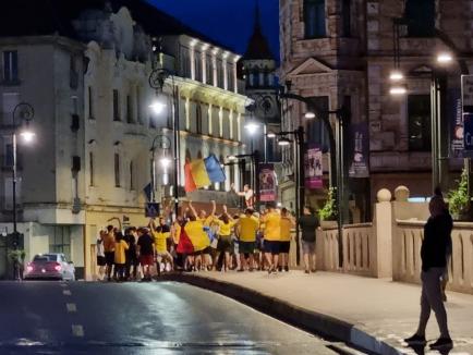 „Generația de suflet” a calificat România în optimi la Euro 2024. Orădenii au sărbătorit în stradă (FOTO/VIDEO)