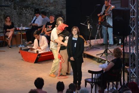 Episodul 'suprapunerea': Teatrul Regina Maria şi-a anulat spectacolul din Cetate pentru că administraţia fortăreţei a aprobat pentru aceeaşi seară un concert în Festum Varadinum (FOTO)