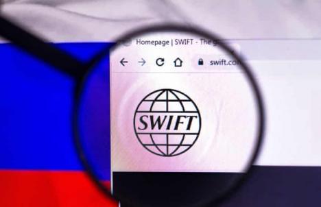 Bănci din Rusia, excluse din SWIFT, în scopul 'schilodirii maşinăriei de război a lui Putin'. Decizie luată de Uniunea Europeană, SUA, Canada şi Marea Britanie (VIDEO)