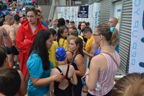 Bălăceală în scop nobil: Ediţia de anul acesta a Swimathon a adunat peste 300 de înotători (FOTO/VIDEO)