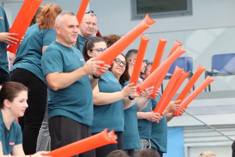 Peste 570.000 de lei strânși la Swimathon Oradea și un record de lungimi de bazin parcurse. Donațiile continuă până pe 28 iunie (FOTO/VIDEO)