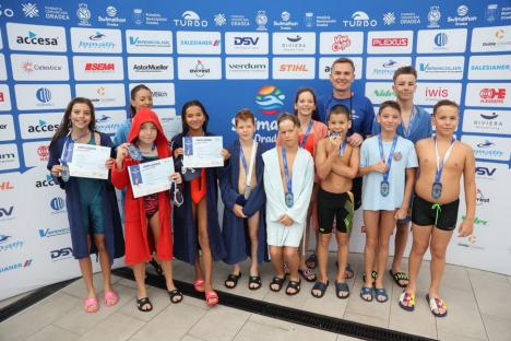 Peste 570.000 de lei strânși la Swimathon Oradea și un record de lungimi de bazin parcurse. Donațiile continuă până pe 28 iunie (FOTO/VIDEO)