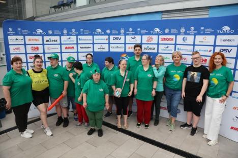 Peste 570.000 de lei strânși la Swimathon Oradea și un record de lungimi de bazin parcurse. Donațiile continuă până pe 28 iunie (FOTO/VIDEO)
