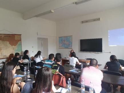 100 de elevi și studenți din Oradea au învățat despre Uniunea Europeană printr-un program Eramus+ (FOTO)