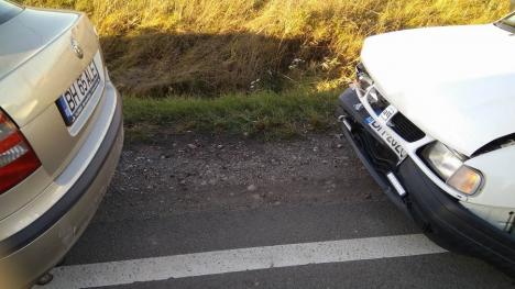 Tamponare cu 5 maşini pe DN 1, în Oşorhei: Şoferul unui TIR nu a respectat distanţa (FOTO)