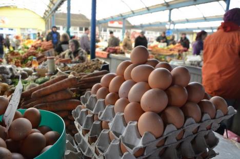 Razie în pieţe înainte de Paşti: Aproape 200 kilograme de carne şi peste 1500 de ouă au fost confiscate 