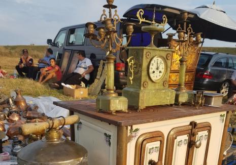 Lugaşu de Jos e noul Negreni: Peste 200 de comercianţi şi artizani vă aşteaptă la o vânătoare de comori la Târgul Corvinilor (FOTO)
