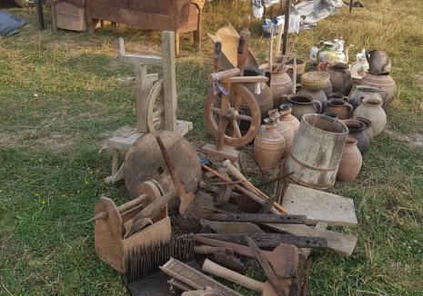Lugaşu de Jos e noul Negreni: Peste 200 de comercianţi şi artizani vă aşteaptă la o vânătoare de comori la Târgul Corvinilor (FOTO)