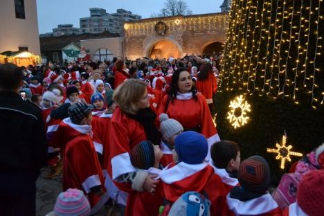 Cetatea luminiţelor: Moşuleţii au deschis prima ediţie a Târgului de Crăciun din Oradea (FOTO / VIDEO)