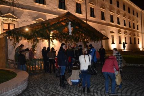 Cetatea luminiţelor: Moşuleţii au deschis prima ediţie a Târgului de Crăciun din Oradea (FOTO / VIDEO)