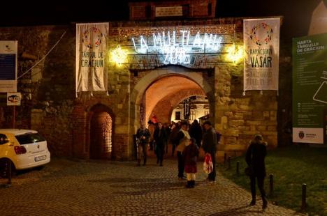 Cetatea luminiţelor: Moşuleţii au deschis prima ediţie a Târgului de Crăciun din Oradea (FOTO / VIDEO)