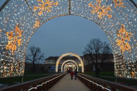 Cetate în dar: După 7 ani de lucrări, în prag de Crăciun, Cetatea Oradea se deschide oficial în faţa vizitatorilor (FOTO)