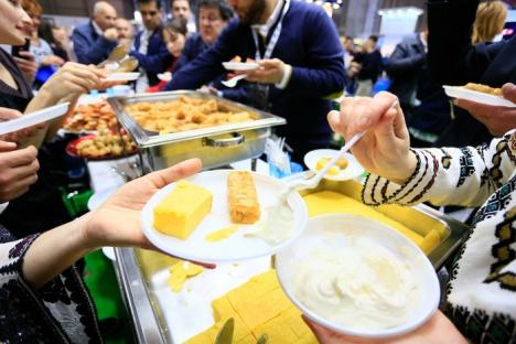 Oradea şi Bihorul se promovează cu plăcinte şi sarmale la Târgul de turism din Milano (FOTO)