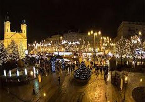 Începe Târgul de Crăciun în Debreţin: Carusel uriaş, Casă de turtă dulce, cadouri, delicatese şi un cozonac de 201 metri (FOTO)