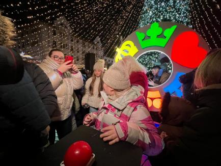 „Să înceapă magia!”: Târgul de Crăciun din Oradea a fost deschis. Luminițele de sărbătoare au fost aprinse în prezența lui Moș Crăciun (FOTO/VIDEO)