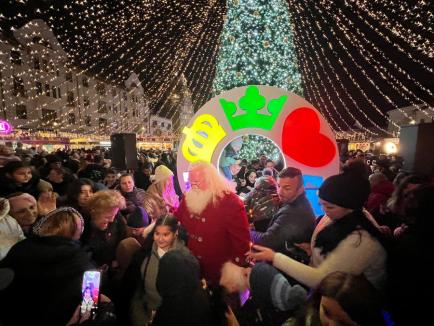 „Să înceapă magia!”: Târgul de Crăciun din Oradea a fost deschis. Luminițele de sărbătoare au fost aprinse în prezența lui Moș Crăciun (FOTO/VIDEO)