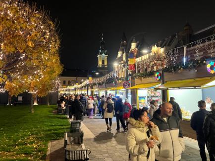 „Să înceapă magia!”: Târgul de Crăciun din Oradea a fost deschis. Luminițele de sărbătoare au fost aprinse în prezența lui Moș Crăciun (FOTO/VIDEO)