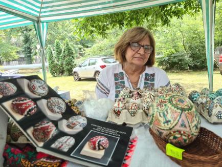 A început Târgul Meşterilor Populari. Ce pot găsi vizitatorii în Parcul Bălcescu din Oradea (FOTO / VIDEO)