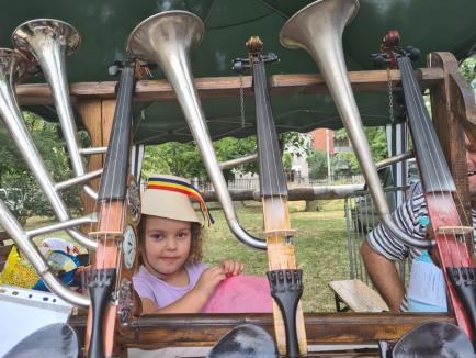 A început Târgul Meşterilor Populari. Ce pot găsi vizitatorii în Parcul Bălcescu din Oradea (FOTO / VIDEO)