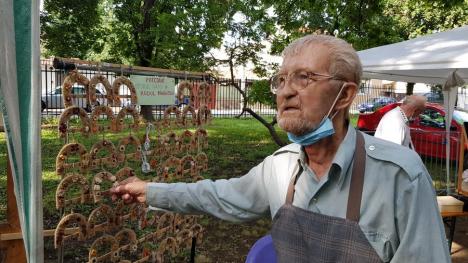 În lumea tradiţiilor. Meşterii populari şi-au expus creaţiile în Parcul Bălcescu din Oradea (FOTO / VIDEO)