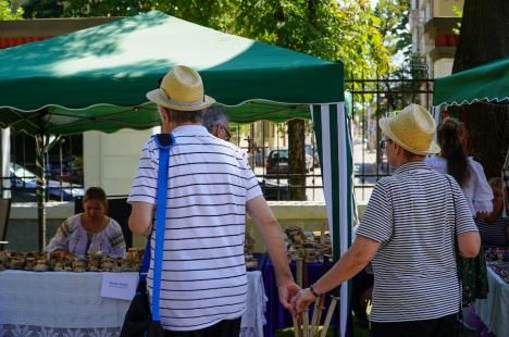 O nouă ediție a Târgului Meșterilor Populari. Ce au adus artizanii în Parcul Muzeului Țării Crișurilor din Oradea (FOTO)