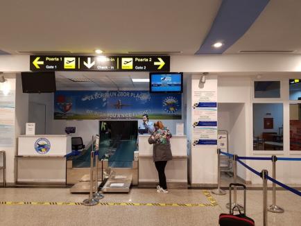 Nervi în Aeroportul din Oradea: Pasagerii cursei Tarom spre Bucureşti, revoltați că... nu au locuri în avion! (FOTO)