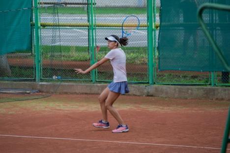 Naţionalele U16 la tenis de la Oradea au intrat în faza jocurilor de pe tabloul principal (FOTO)