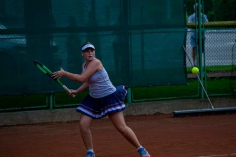 Naţionalele U16 la tenis de la Oradea au intrat în faza jocurilor de pe tabloul principal (FOTO)