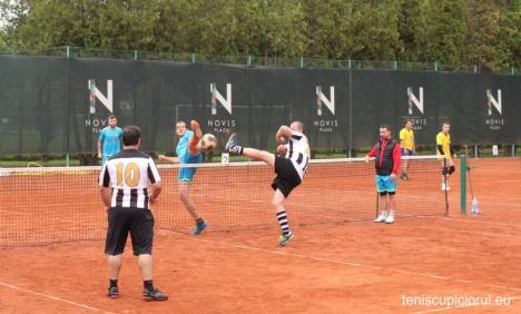 Bihorenii au dominat întrecerile primei etape a noului campionat de tenis cu piciorul (FOTO)