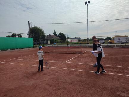 Cupa AutoGrand: Prima ediţie a turneului de tenis pentru copii şi-a desemnat câştigătorii (FOTO)