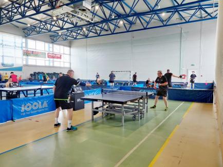 Campionatul național de tenis de masă de la Sântandrei: Bihorenii pe podium la toate categoriile (FOTO)