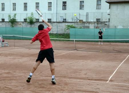 Începe o nouă ediţie a turneului de tenis dotat cu Trofeul Damaco