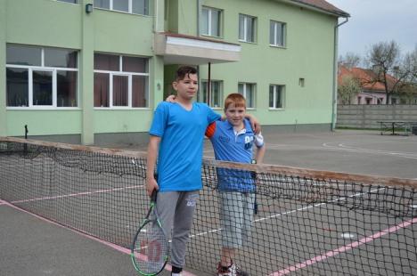 Trofeul 'Micii tenismeni', ediţia a IV-a, a inaugurat noua bază de tenis din Şuncuiuş