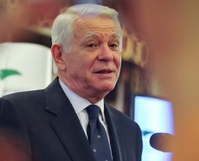 România prezidenţialelor: Şeful SIE a demisionat ca să candideze la Preşedinţie!