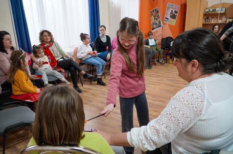 Terapie cu muzică, dans și povești, pentru copiii cu cerințe speciale din Oradea (FOTO)
