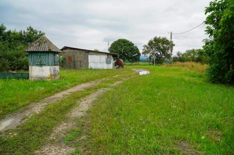 Cruciadă pentru pământ: Parohia Ortodoxă Căpâlna ţine cu dinţii de un teren care nu i-a aparţinut niciodată (FOTO)