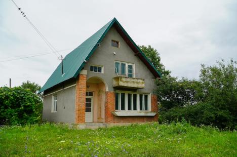 Cruciadă pentru pământ: Parohia Ortodoxă Căpâlna ţine cu dinţii de un teren care nu i-a aparţinut niciodată (FOTO)