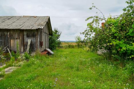 Cruciadă pentru pământ: Parohia Ortodoxă Căpâlna ţine cu dinţii de un teren care nu i-a aparţinut niciodată (FOTO)