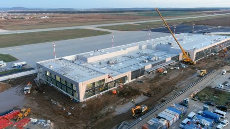 Aeroportul Oradea, de nerecunoscut: Lucrările au ajuns la jumătate, după finalizarea lor va fi de trei ori mai mare, modern și eficient (FOTO)