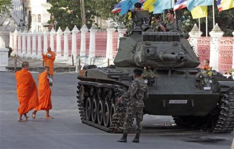 Lovitură de stat în Thailanda, anunţată în direct la TV