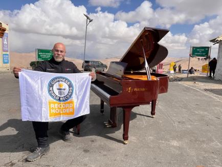 Pianistul cu cele mai multe recorduri Guinness este orădean. Thurzó Zoltán este deja cu gândul la un nou titlu mondial (FOTO/VIDEO)