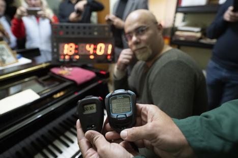 Un artist din Oradea a doborât al patrulea record mondial! Thurzó a devenit cel mai rapid pianist din lume (FOTO/VIDEO)